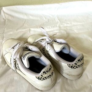 Adidas sneaker with Animal prints